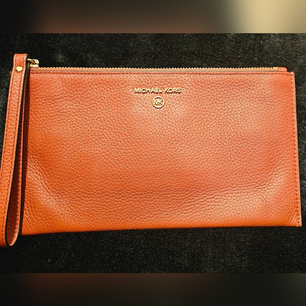 Michael Kors' Large Wristlet "Rust Like Color" - image 7